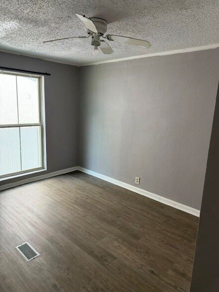 Building Photo - 4915 Apache Ln