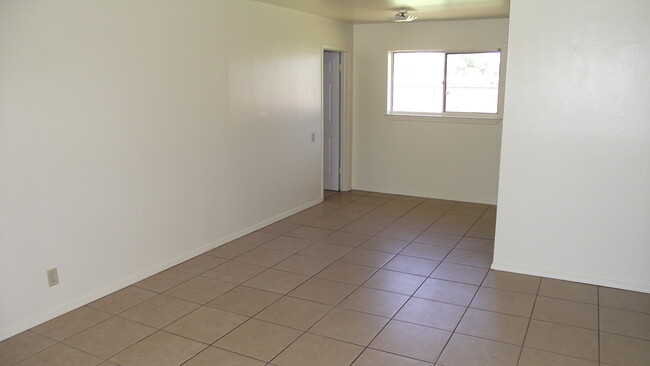 Building Photo - Northeast El Paso 3bed/2Bath