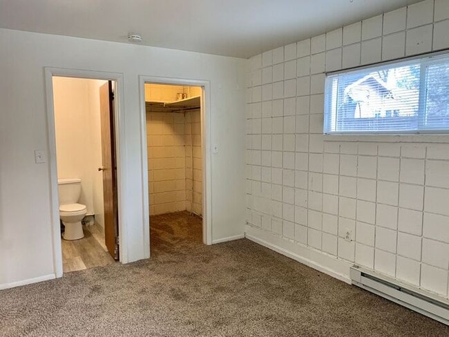 Building Photo - 1/2 Off First Month! Ground-Floor 1-Bedroom Near City Park