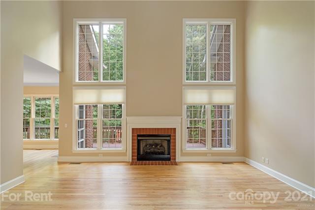Building Photo - 904 Woodvine Rd
