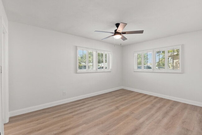 Building Photo - NEWLY RENOVATED Home For Rent in St Pete!