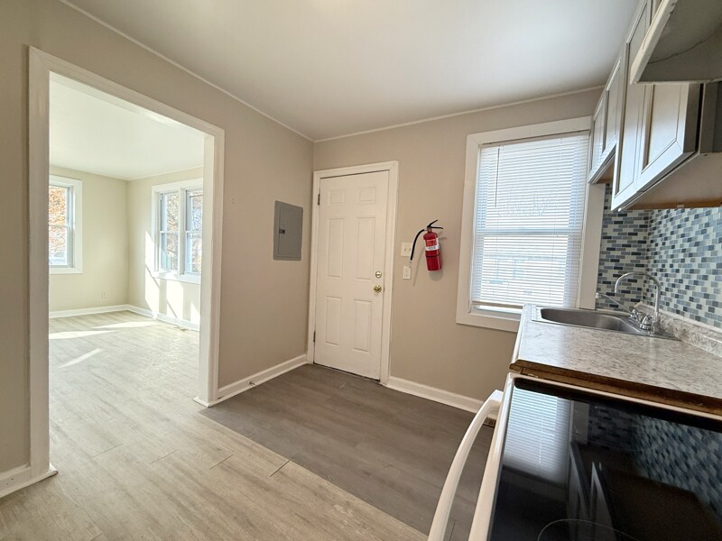 Building Photo - 16 Jenkins Ave