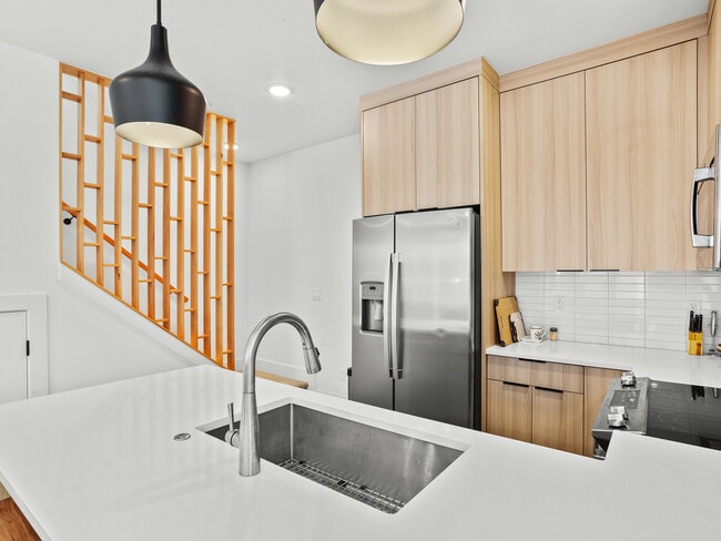 Building Photo - 5271 N Oberlin St