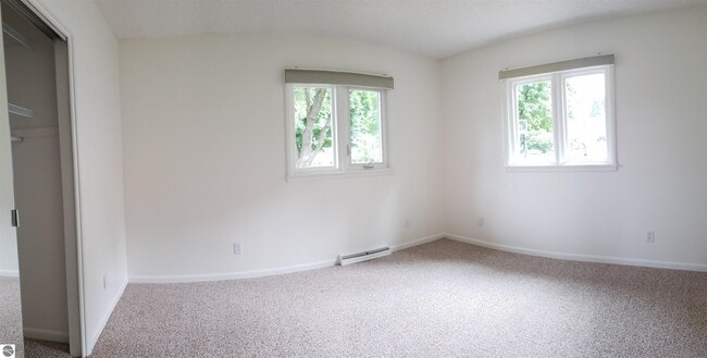 Building Photo - 213 Fairlane Dr