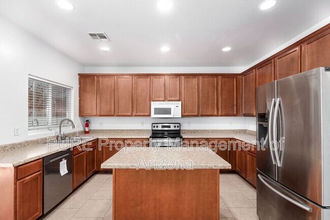 Building Photo - 322 S 116th Ave