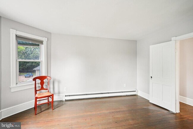 Building Photo - 134 S Main St