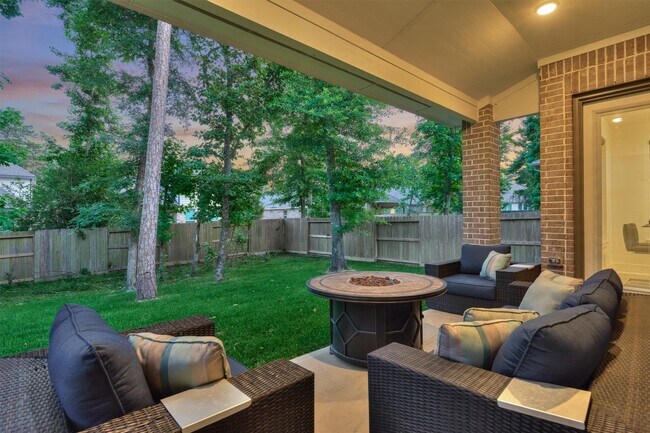Building Photo - 407 Tulip Tree Ct