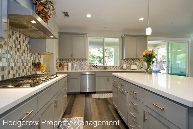 Building Photo - 4 br, 3 bath House - 2071 Morlan Drive