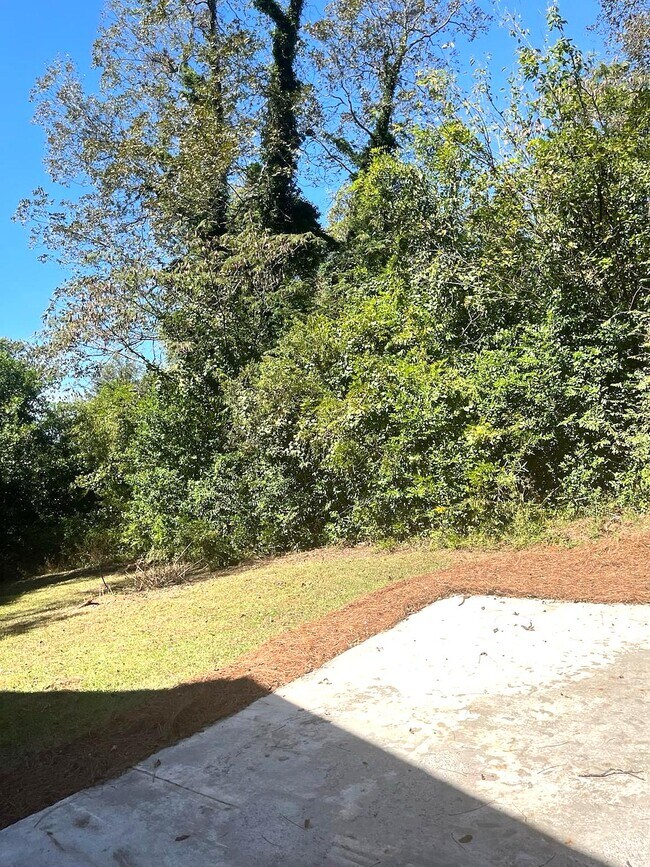 Building Photo - 260 Balkcom Ave