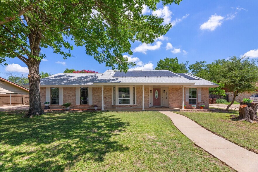 Building Photo - 908 Green Meadow Dr