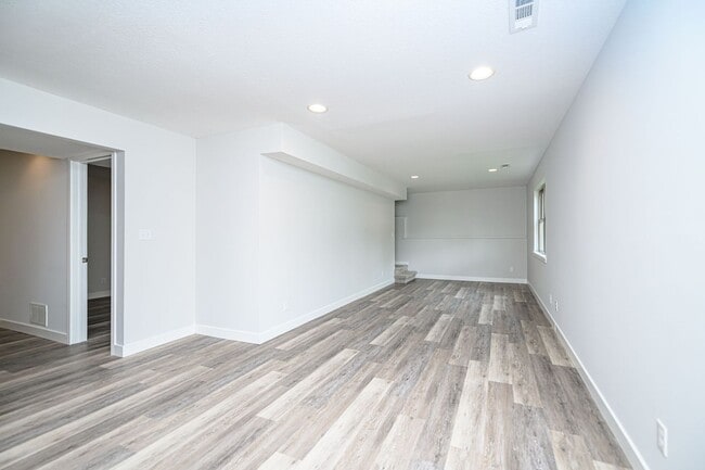Building Photo - GEORGETOWN Duplex - SW Columbia – 3 Bed, 3...