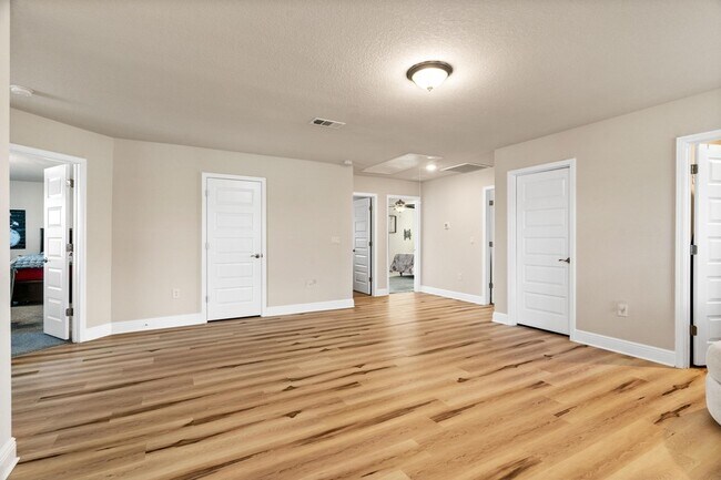 Building Photo - 224 Baycliff Dr