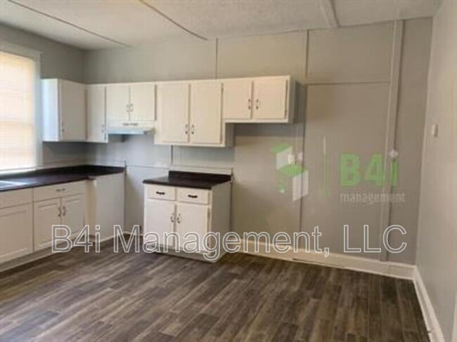 Building Photo - 4018 3rd Ave