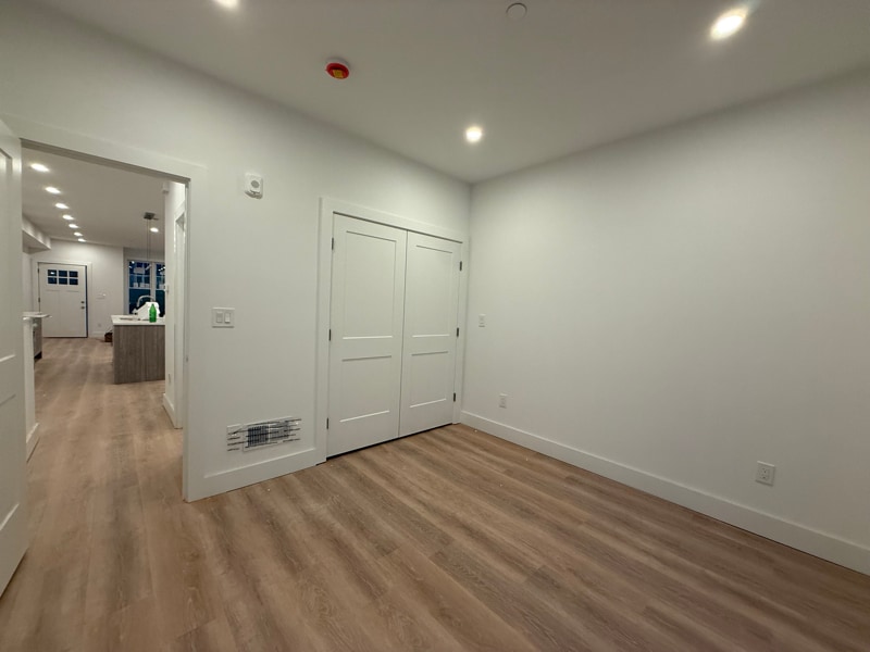 Building Photo - 49 Chase St