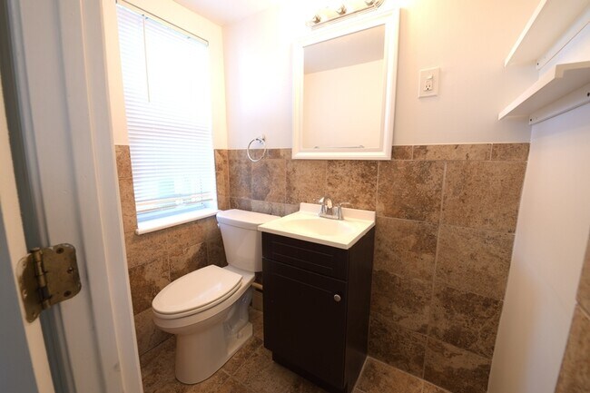 Building Photo - 1547 S 13th St