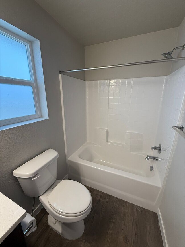 Building Photo - 10336 Rockaway Ridge St