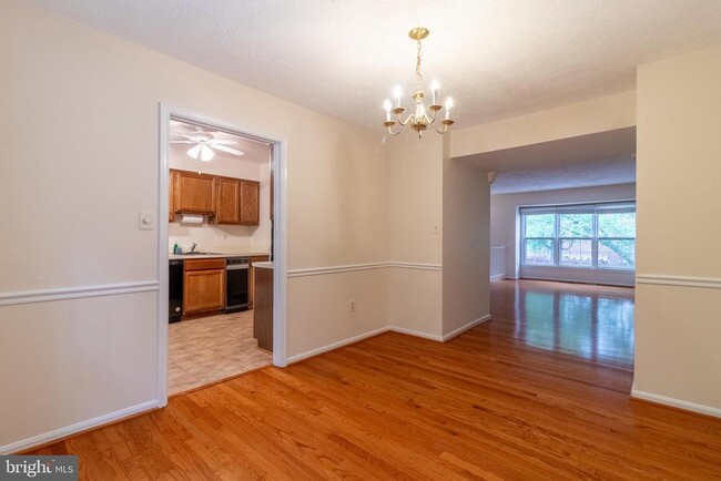 Building Photo - 4796 Gainsborough Dr