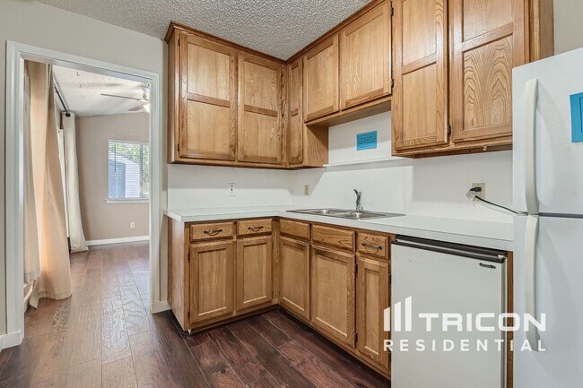Building Photo - 3912 River Birch Rd