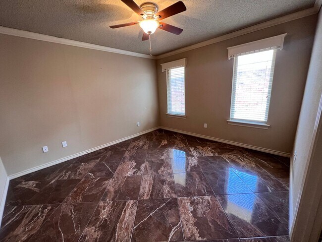 Building Photo - Cooper Ridge Beauty