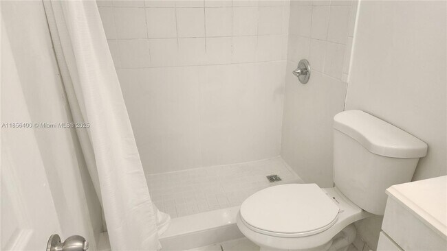 Building Photo - 280 SW 11th Ave