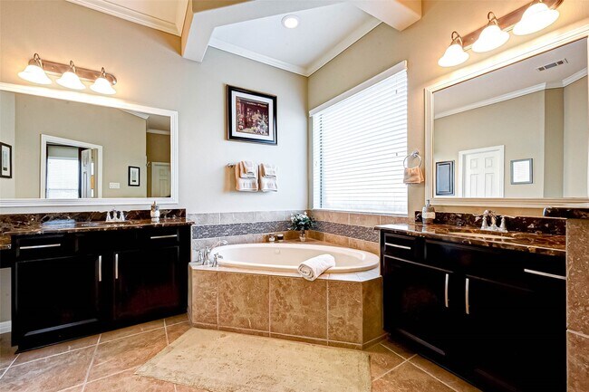 Building Photo - 4311 Madera Creek Ln