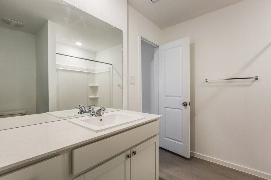 Building Photo - 506 Chevre Rd