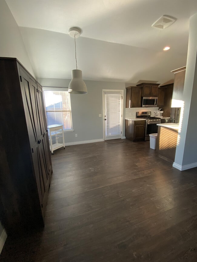 Building Photo - 2622 Trailwood Dr