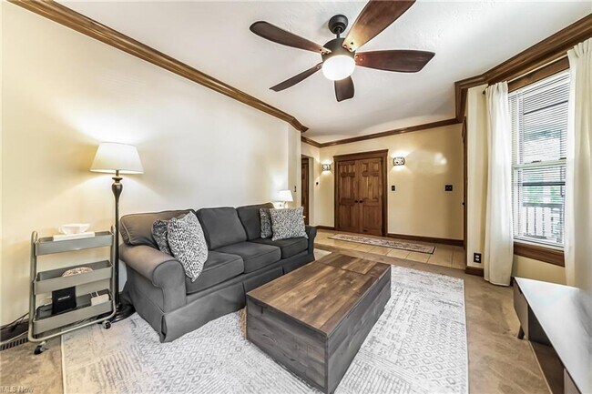 Building Photo - 1478 Winchester Ave