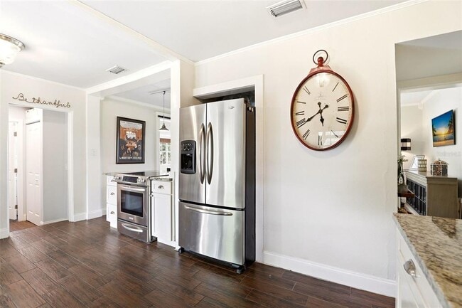 Building Photo - 2518 Weber St