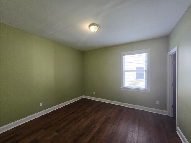 Building Photo - 3845 Dalwood Dr