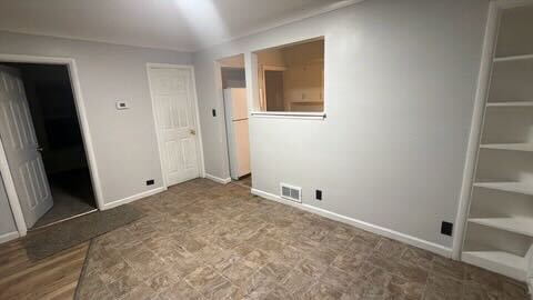 Building Photo - Bright and Functional 2-Bedroom Rental in Flint