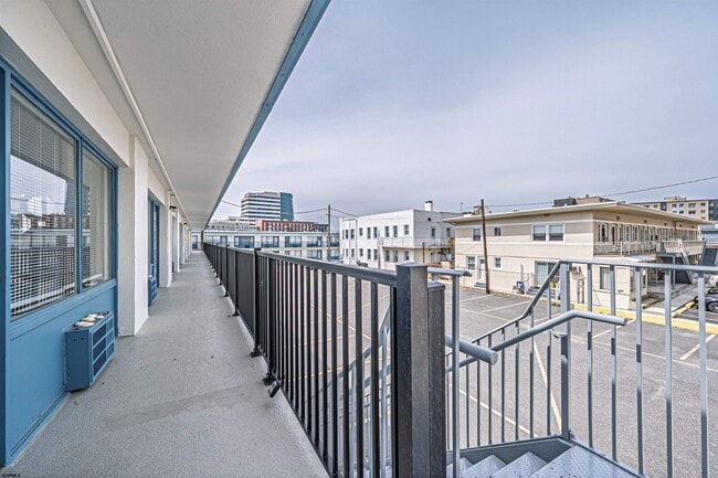 Building Photo - 3501 Boardwalk