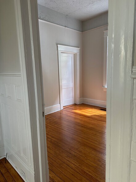 Building Photo - 114 S 5th Ave