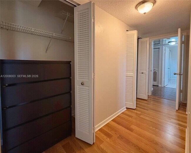 Building Photo - 511 Ives Dairy Rd