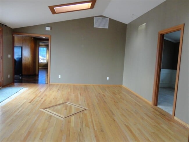 Building Photo - Charming Everett Rambler — 3 Bedrooms + Bonus Room