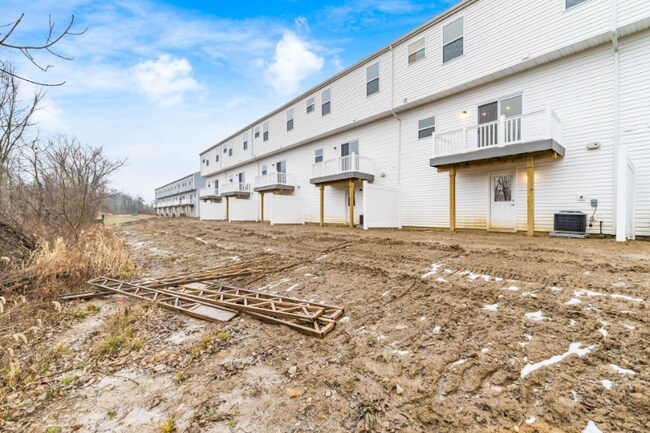 Building Photo - 144 Dusky Willow Dr