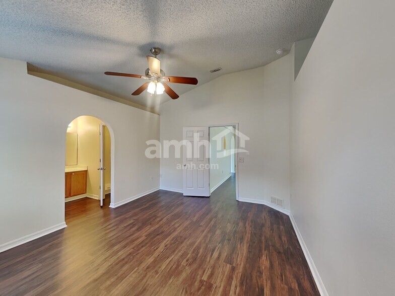 Building Photo - 3411 Talisman Dr