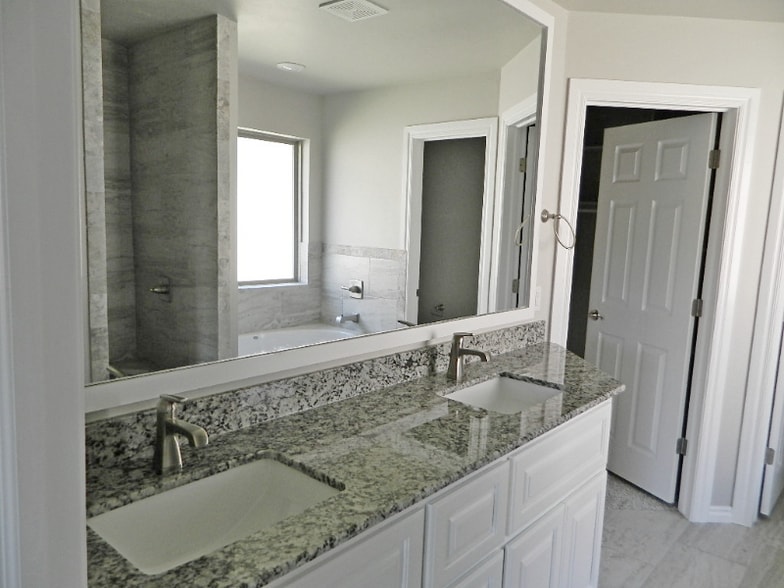 Building Photo - 5232 Lannister Ln