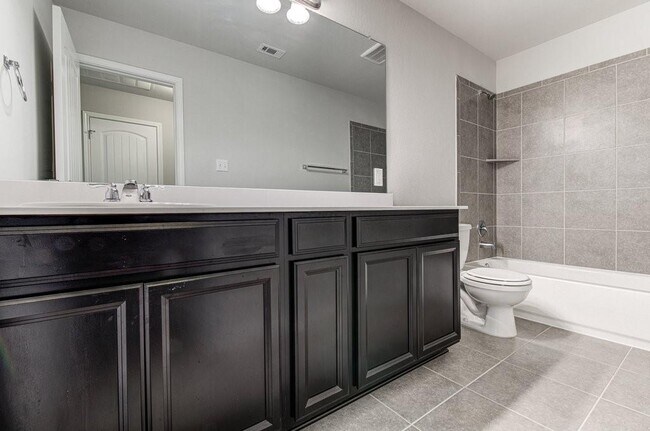 Building Photo - 159 Buckthorn Dr