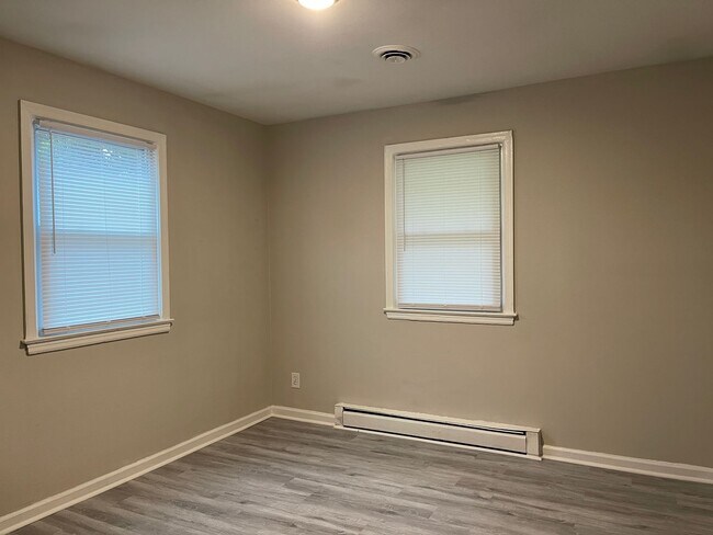 Building Photo - N Valor Drive 1633