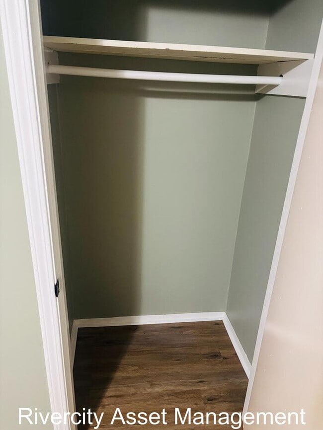 Building Photo - Charming Duplex Near University of Memphis!!!!! HABLAMOS ESPANOL!!!!!!!!