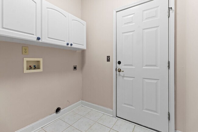 Building Photo - Sand Ridge Home