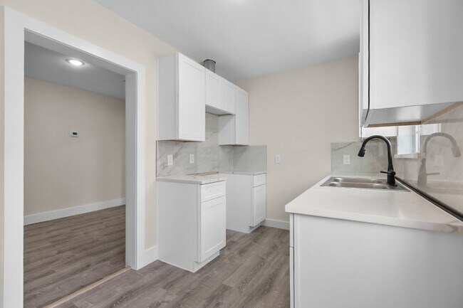 Building Photo - 6618 Avenue N
