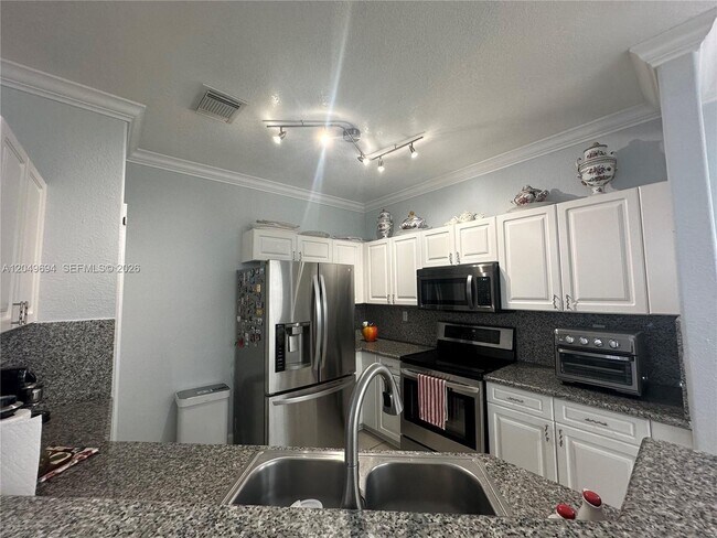 Building Photo - 15478 SW 23rd Ln