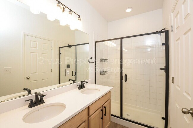 Building Photo - 9681 Truckee St