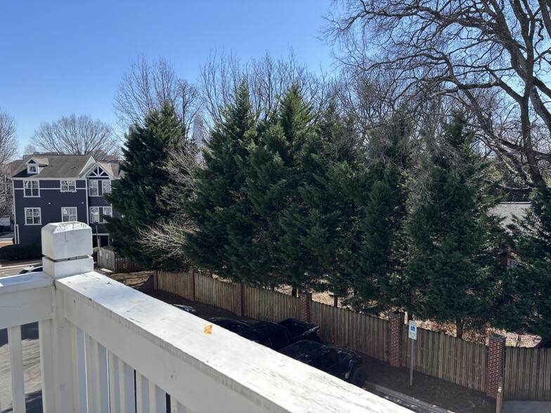 Building Photo - 1634 Walnut View Dr