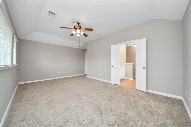 Building Photo - 7447 Oakwood Canyon Dr