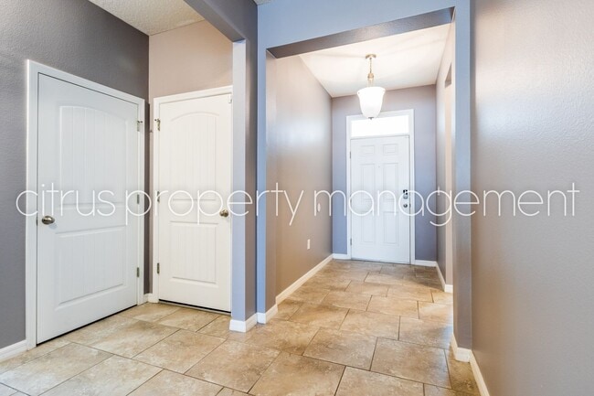 Building Photo - 4/2 Home in Kissimmee