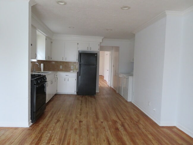 Building Photo - 5010 Walker St