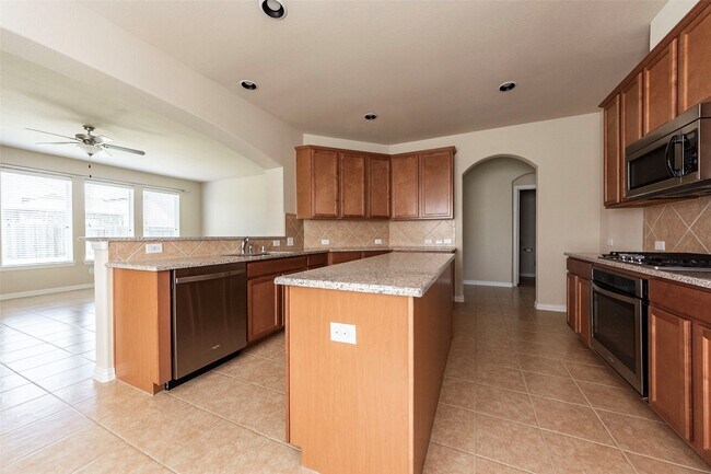 Building Photo - 1608 Nacogdoches Valley Dr
